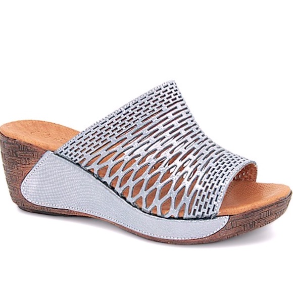 NEW Bonavi Handcrafted Leather Wedge Sandals - Picture 1 of 4